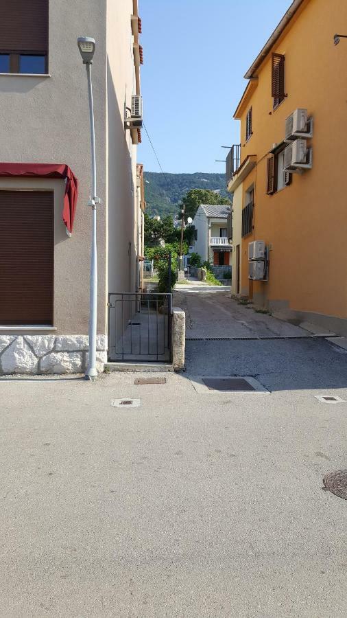 Apartments Krstulja Baška Esterno foto
